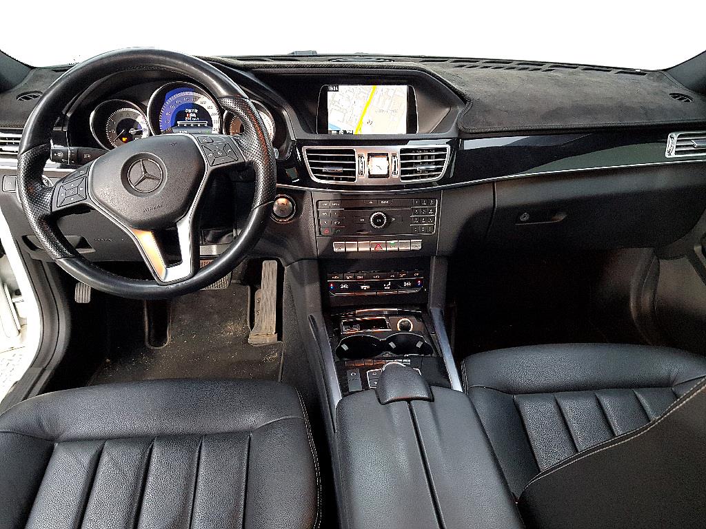 Mercedes Benz E class - Vista 5