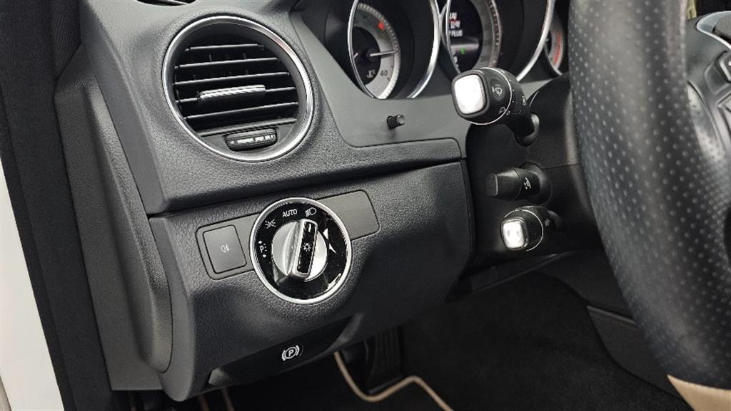 Mercedes Benz C Class 2013 Blanco - Importación desde Corea - HF Imports Iquique - Foto 17