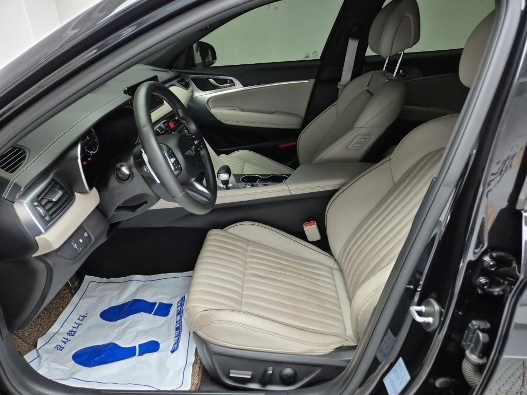 Genesis G70 - Vista 11