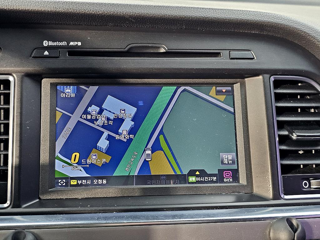 HYUNDAI Sonata - Vista 12