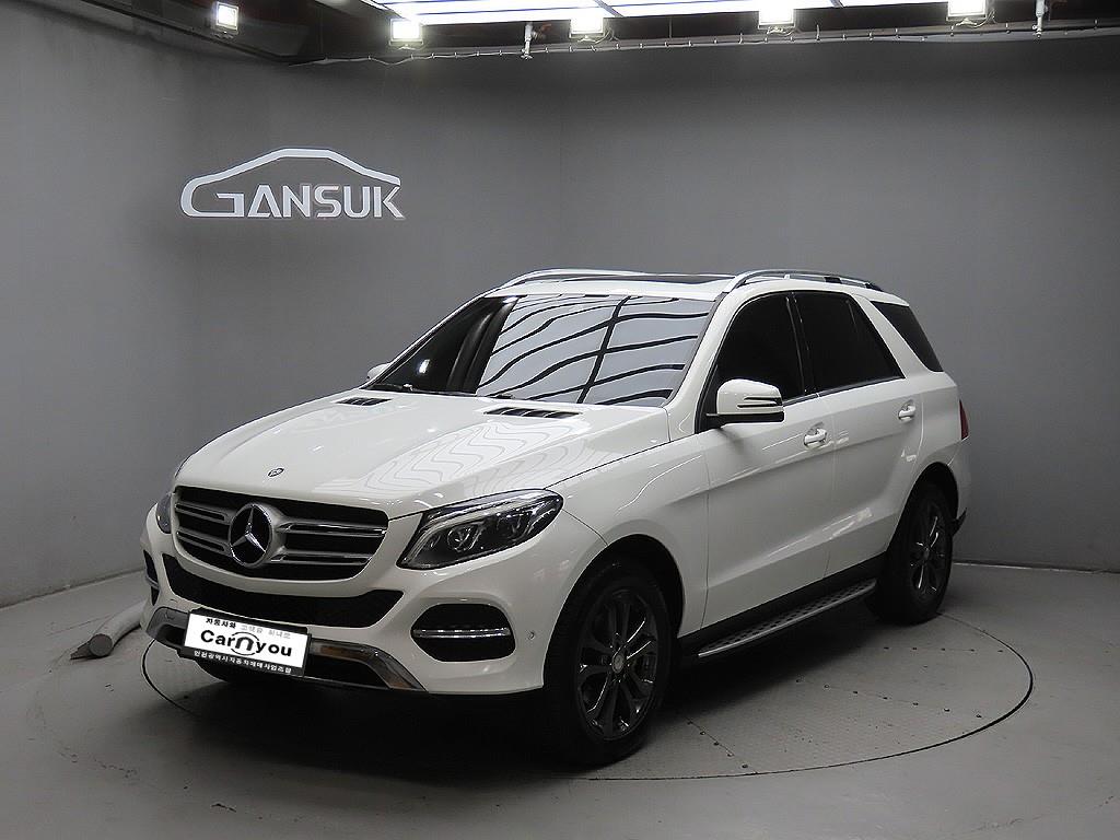 Mercedes Benz GLE Class - Vista 3