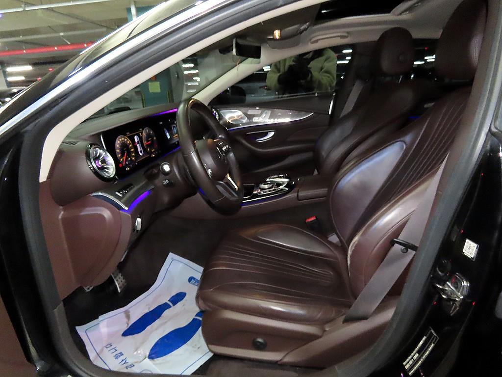 Mercedes Benz CLS Class - Vista 6