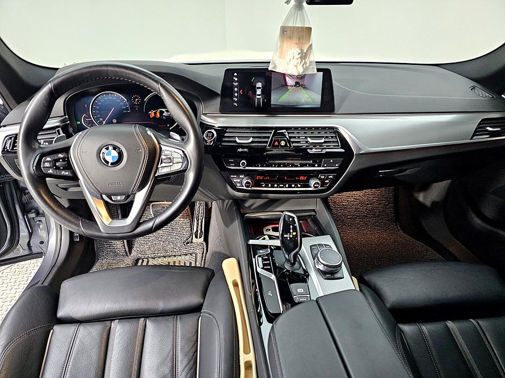 BMW 5 Series - Vista 5