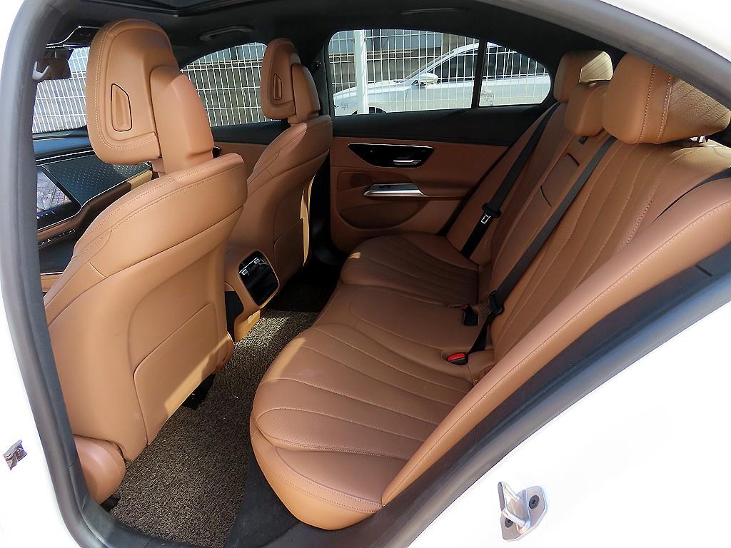 Mercedes Benz E class - Vista 6