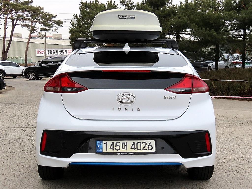 HYUNDAI Ioniq - Vista 4