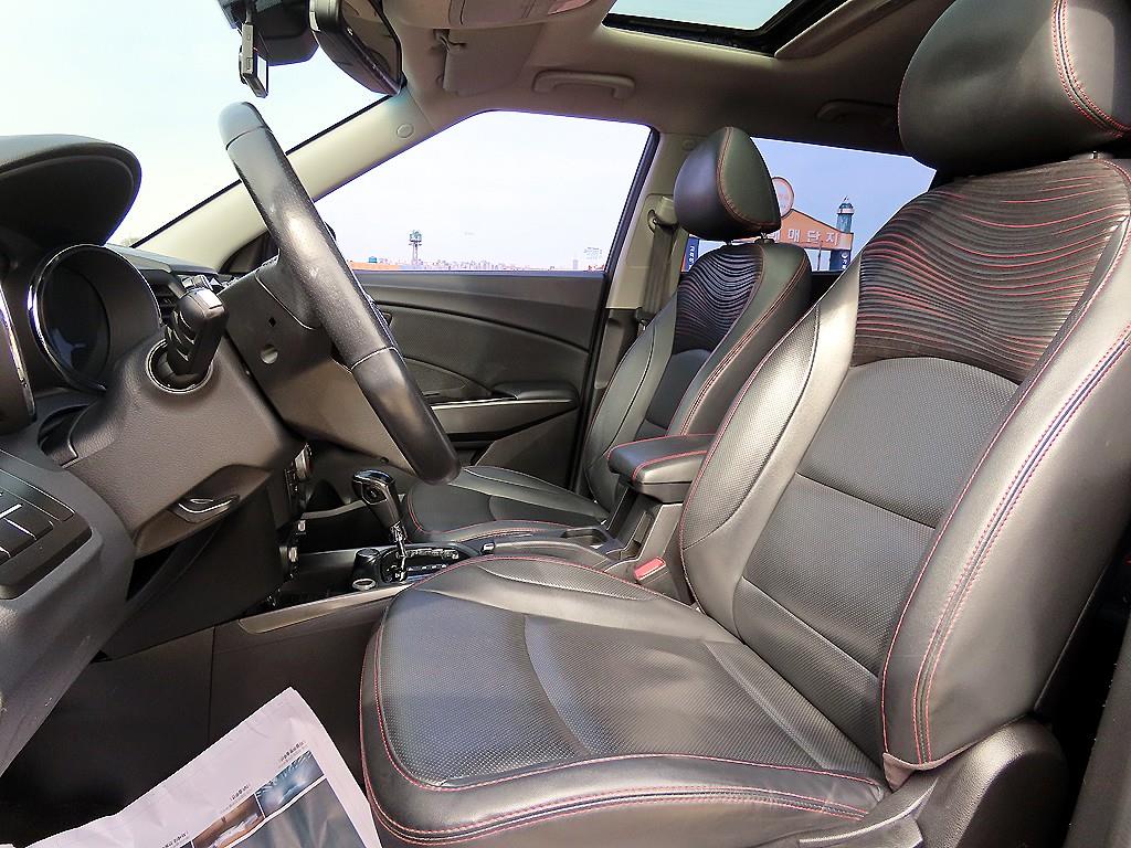 Ssangyong Tivoli - Vista 5