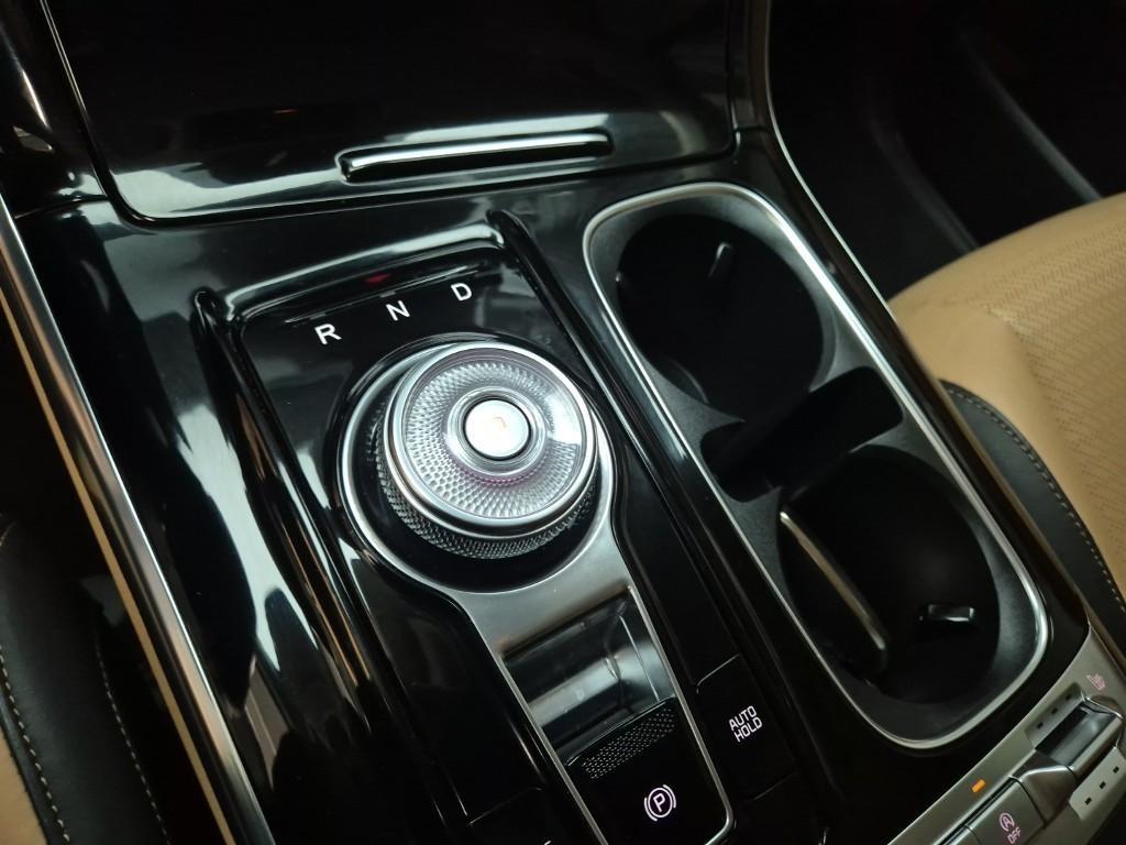 KIA Carnival - Vista 8