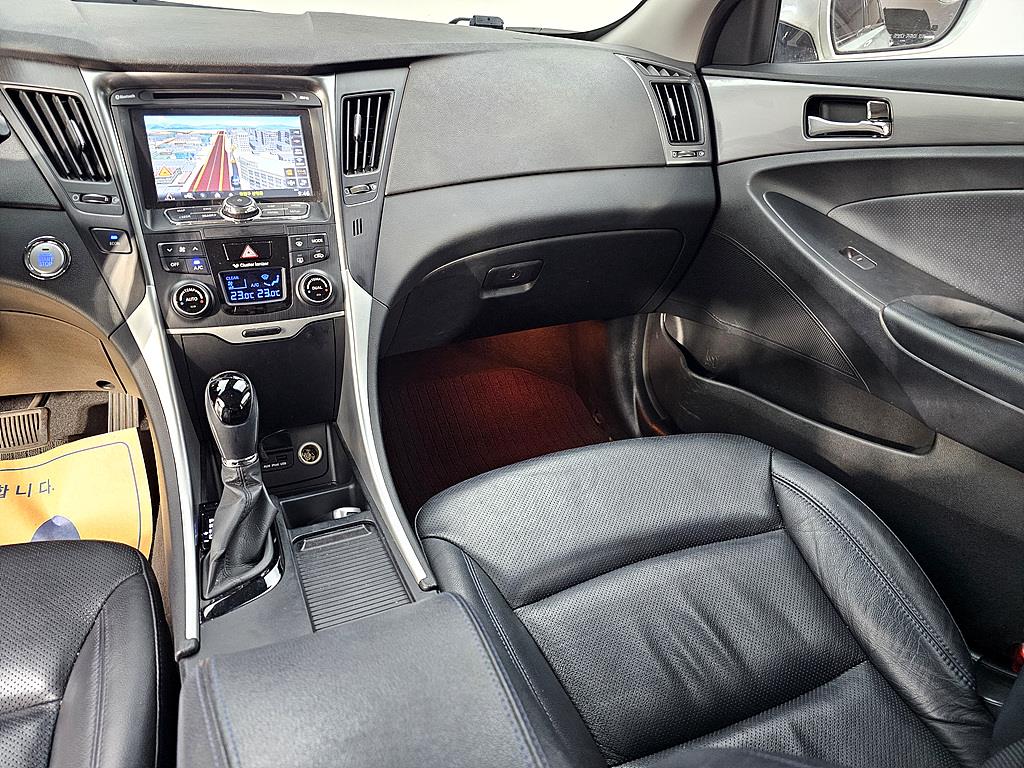 HYUNDAI Sonata - Vista 10