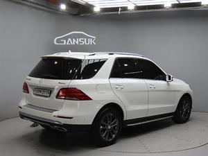 Mercedes Benz GLE Class - Vista 8