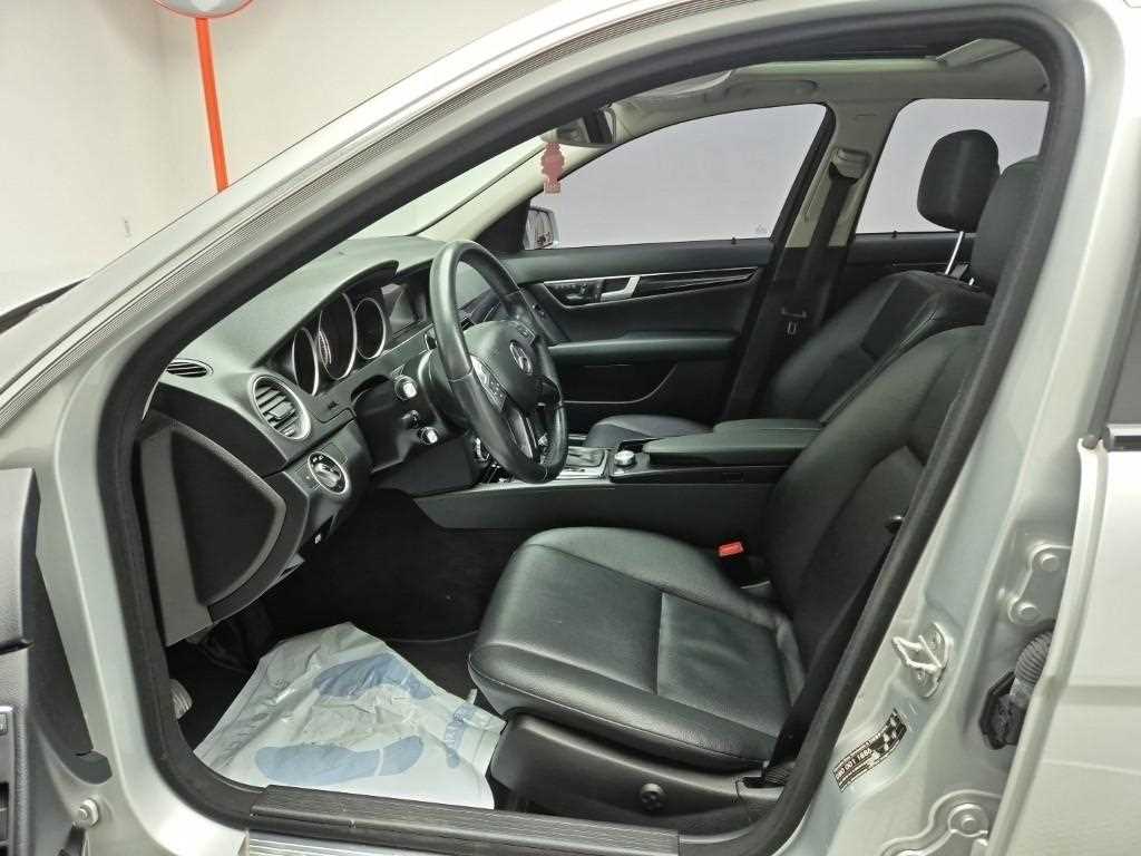 Mercedes Benz C Class - Vista 11