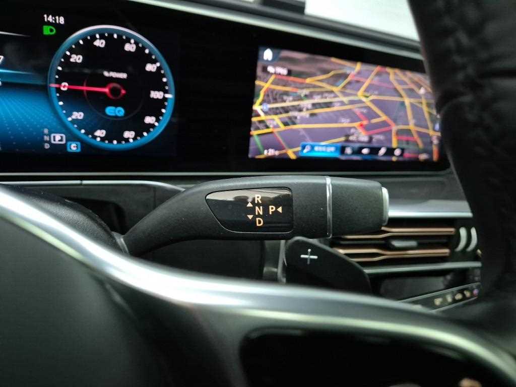 Mercedes Benz EQC - Vista 8