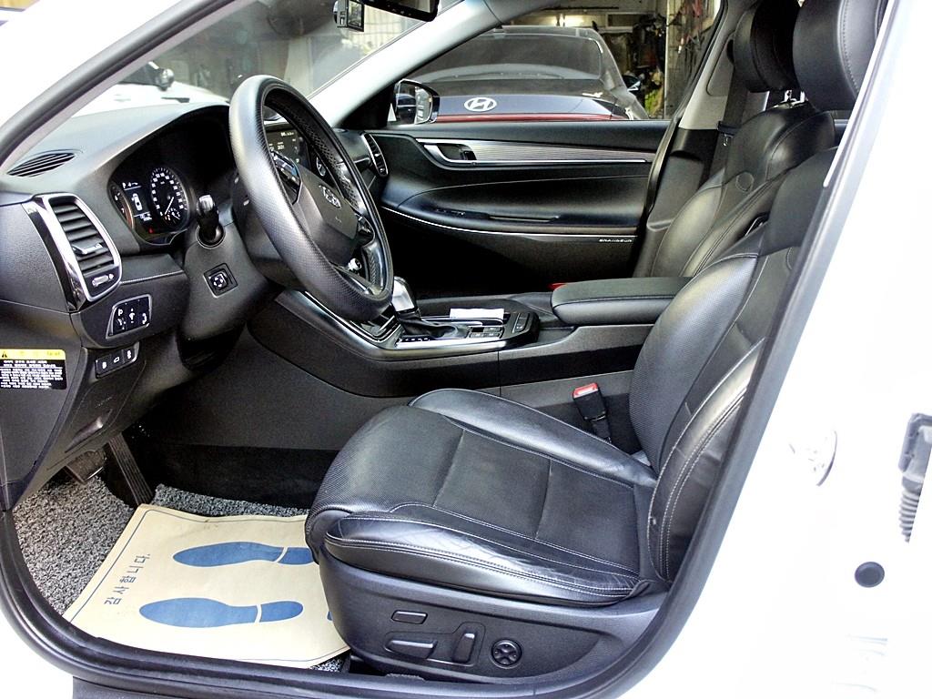 HYUNDAI Grandeur - Vista 9