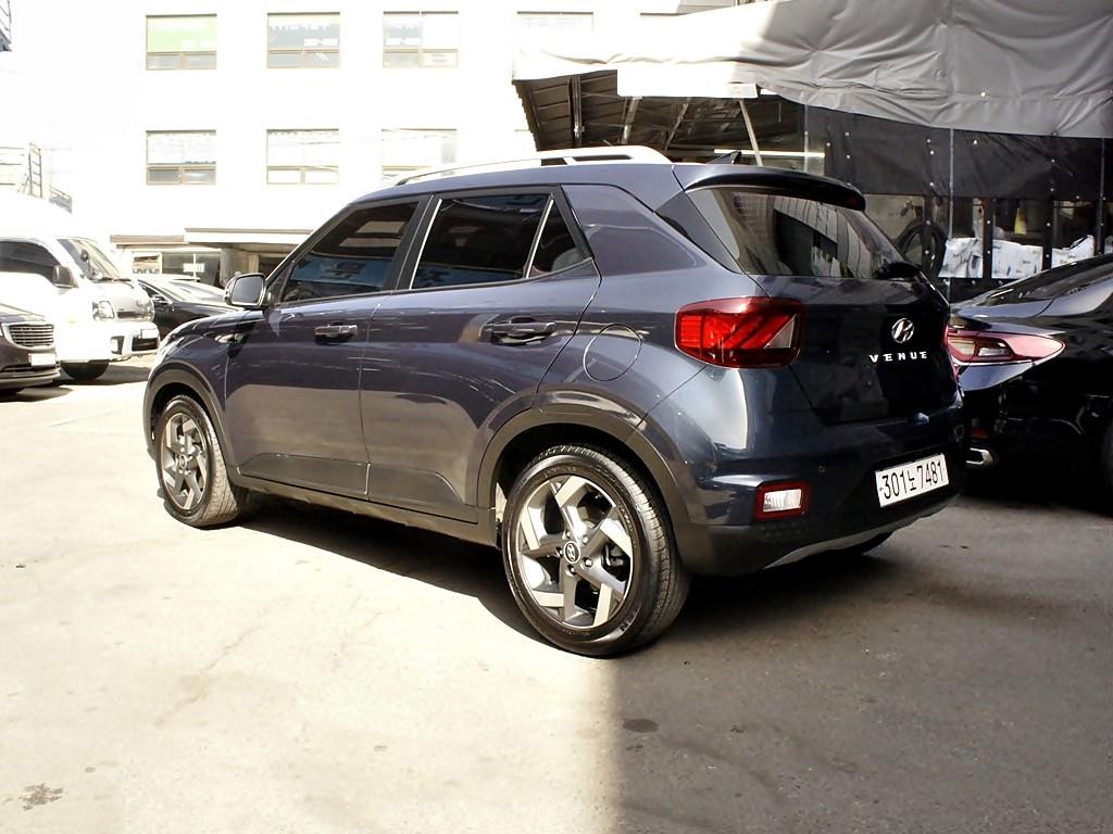 HYUNDAI Venue - Vista 7