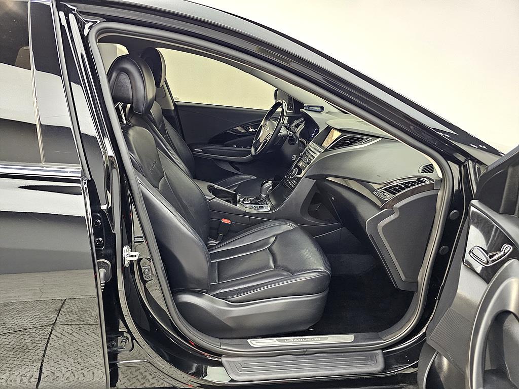 HYUNDAI Grandeur - Vista 11