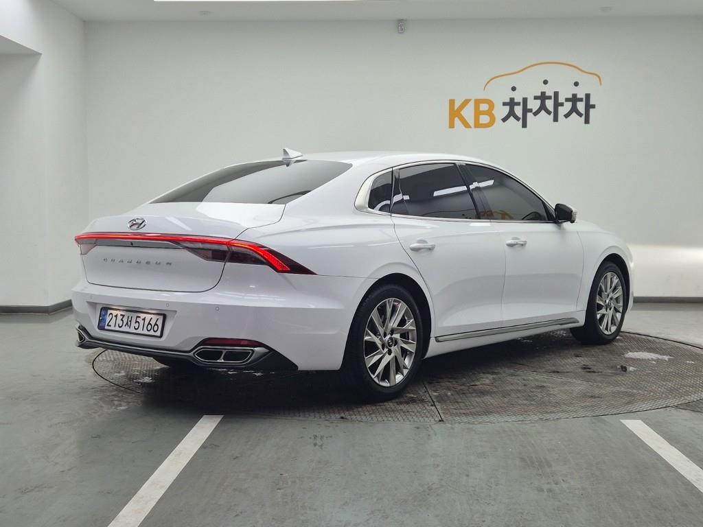 HYUNDAI Grandeur - Vista 4