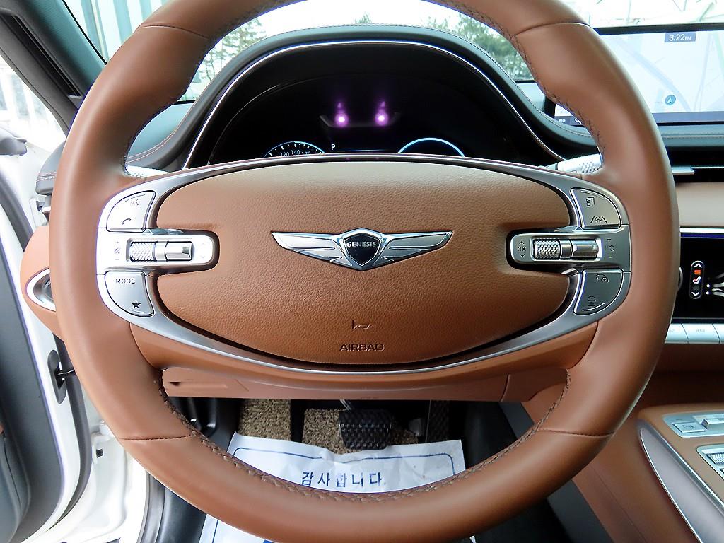 Genesis GV70 - Vista 8