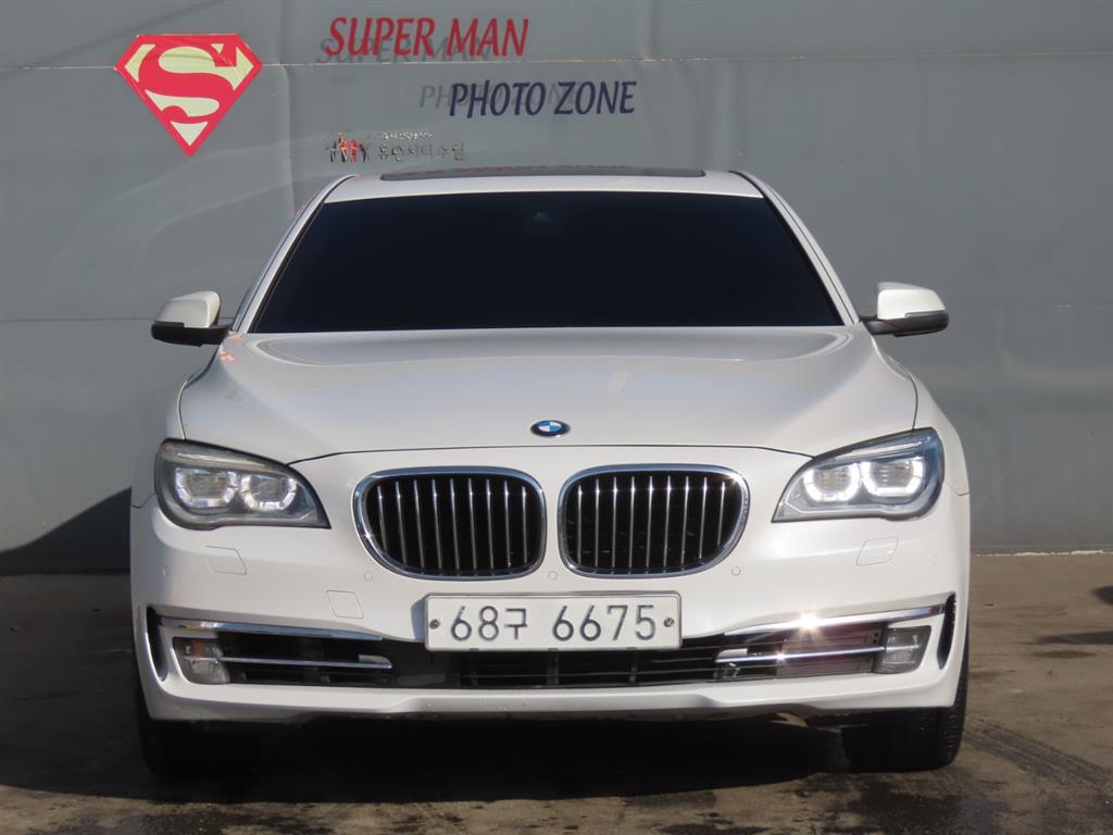 BMW 7 Series - Vista 3