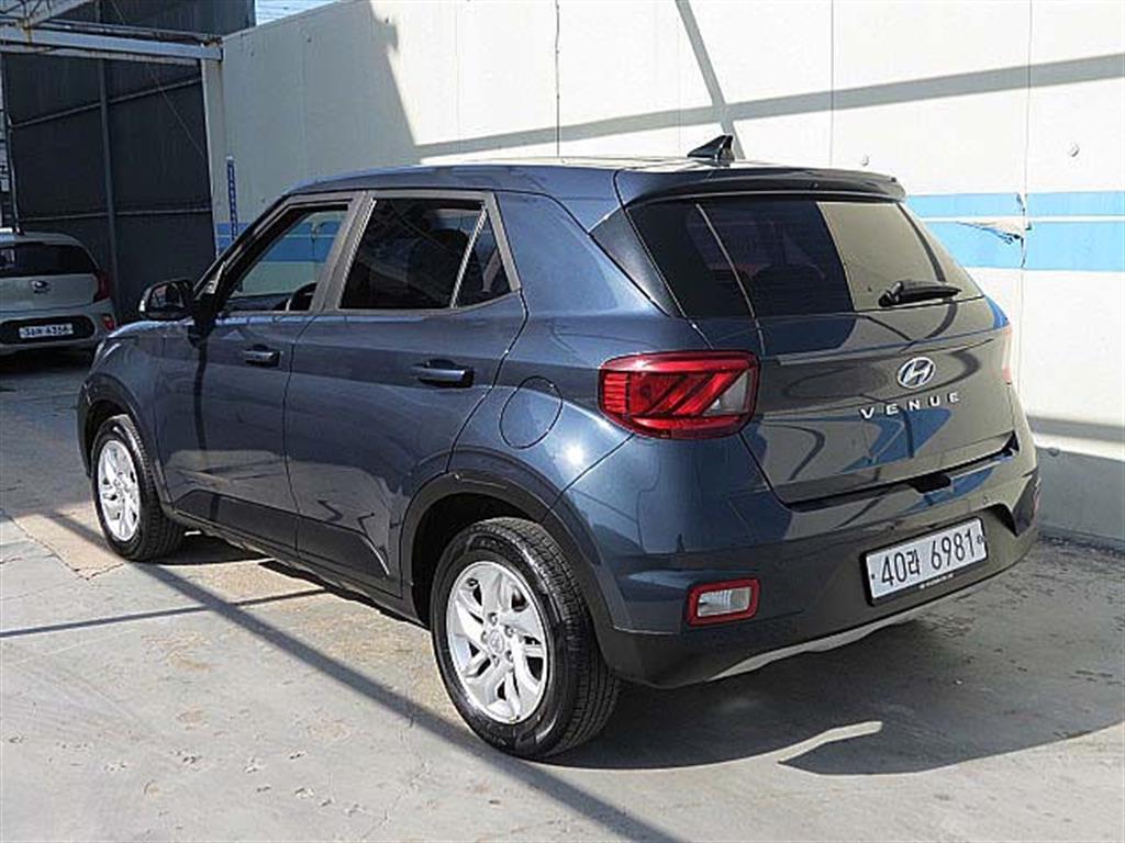 HYUNDAI Venue - Vista 7