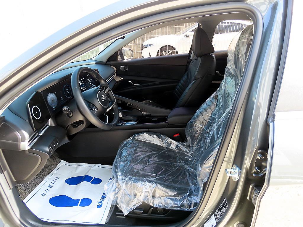 HYUNDAI Avante - Vista 5