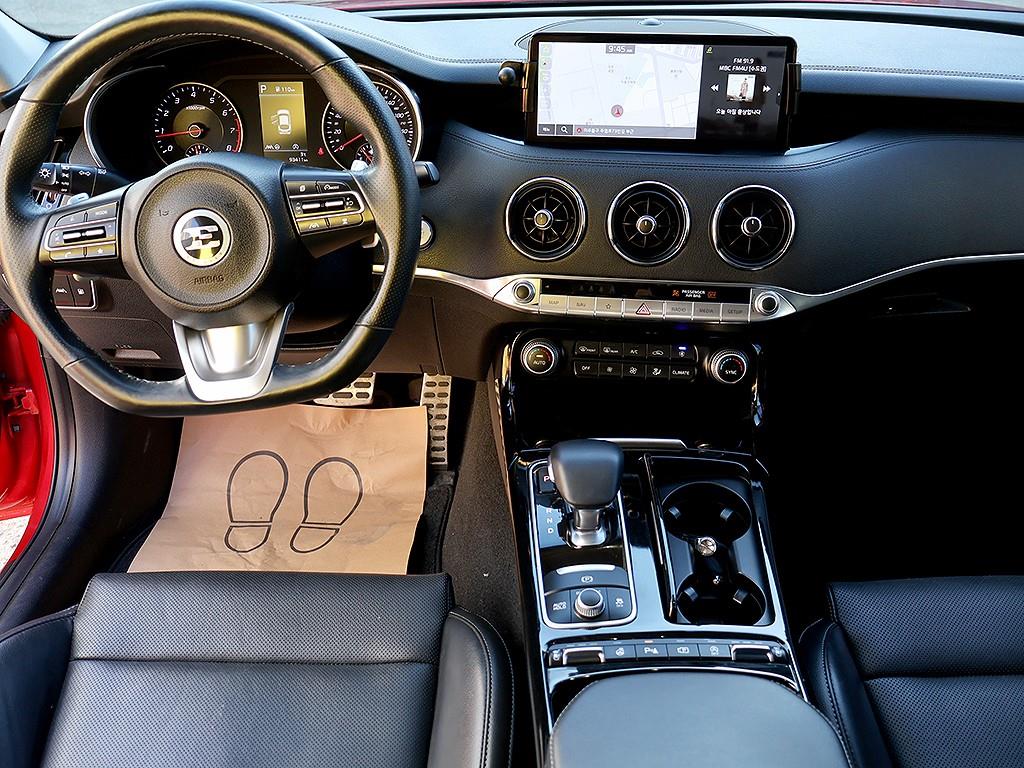 KIA Stinger - Vista 9