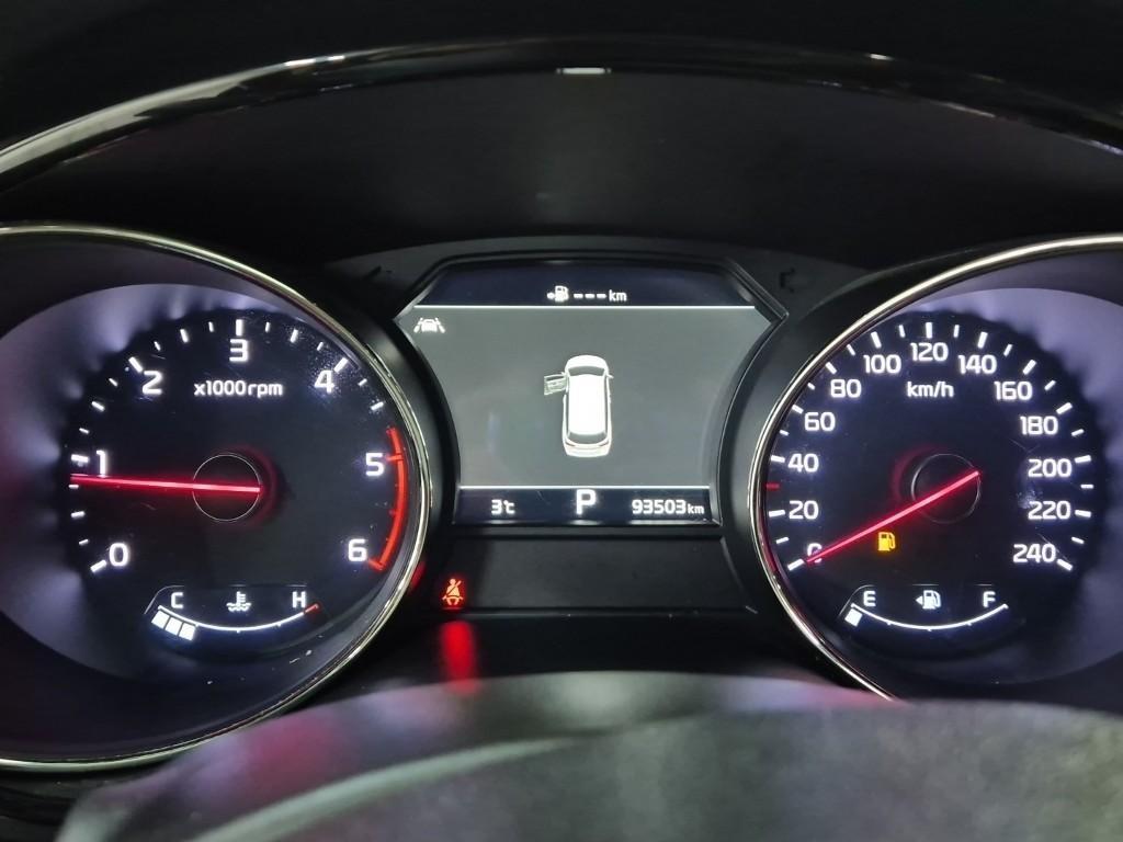 KIA Carnival - Vista 6