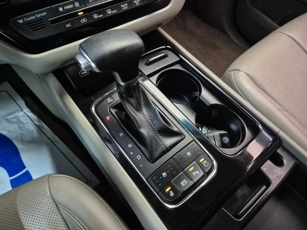 KIA Carnival - Vista 8