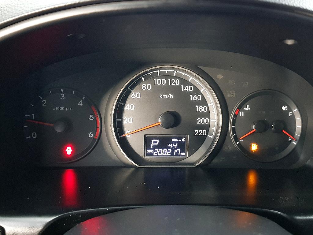 HYUNDAI Starex - Vista 7