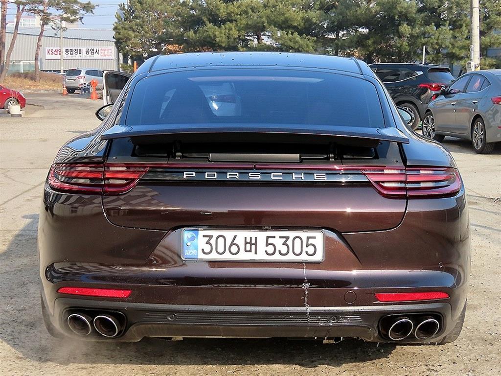 Porsche Panamera - Vista 4