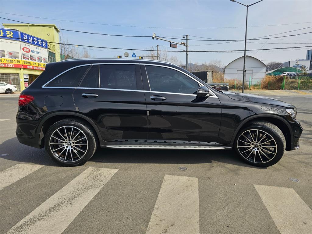 Mercedes Benz GLC Class - Vista 7