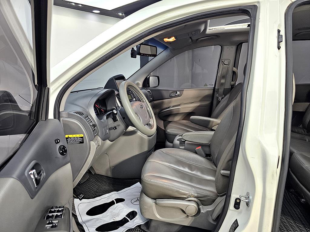 KIA Carnival - Vista 8