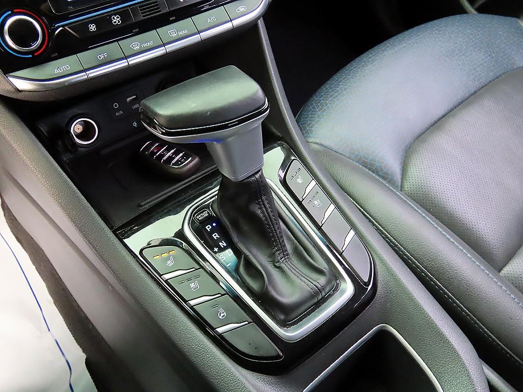 HYUNDAI Ioniq - Vista 10