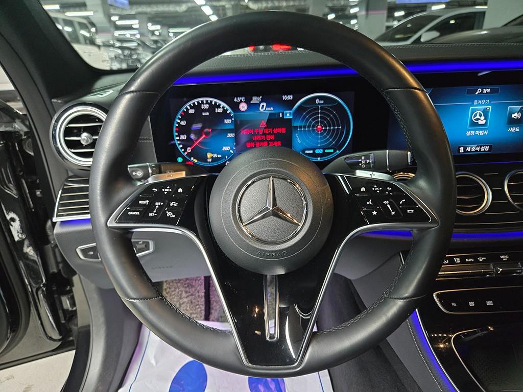 Mercedes Benz E class - Vista 7