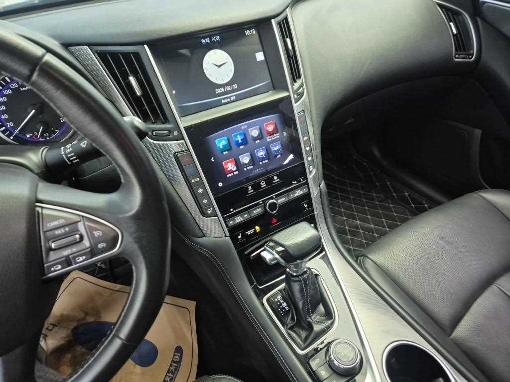 Infiniti Q - Vista 10