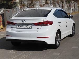 HYUNDAI Avante - Vista 6