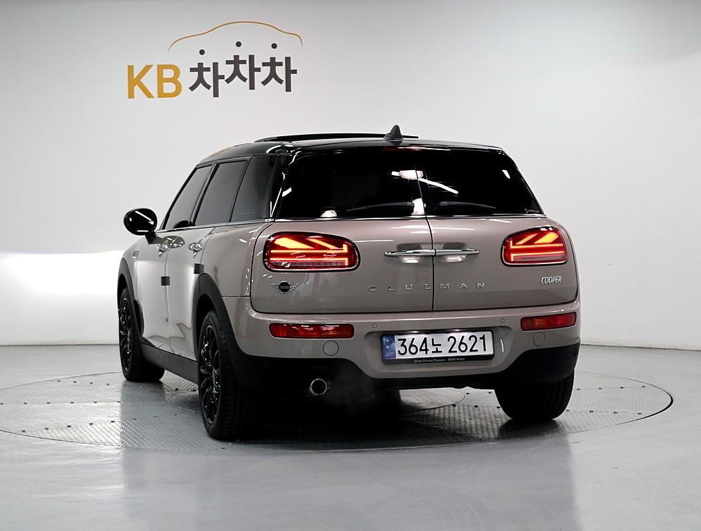 Mini Clubman - Vista 4