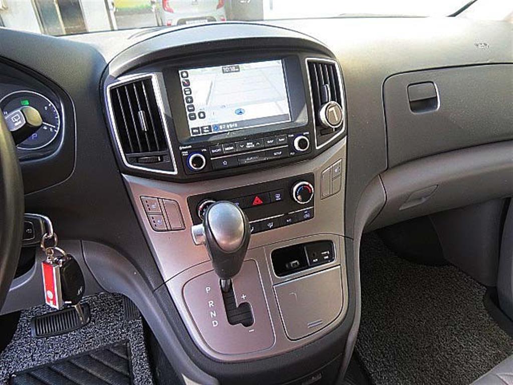 HYUNDAI Starex - Vista 11