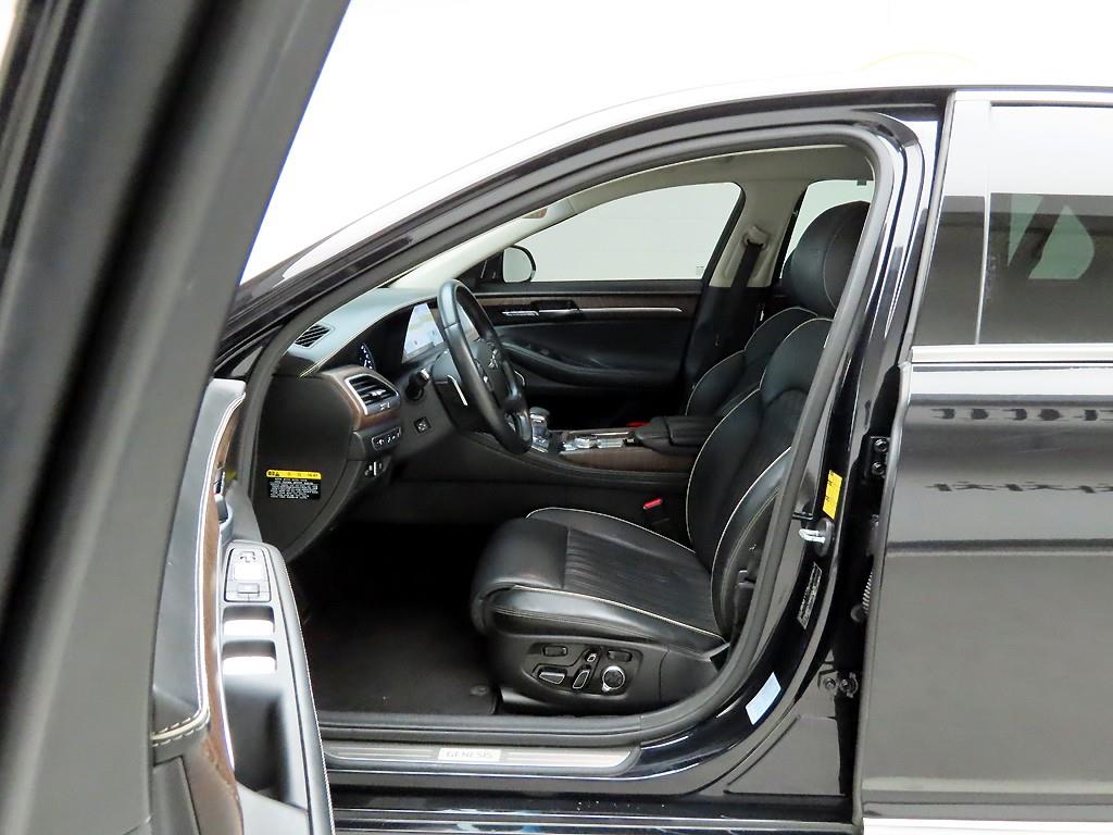 Genesis G90 - Vista 12