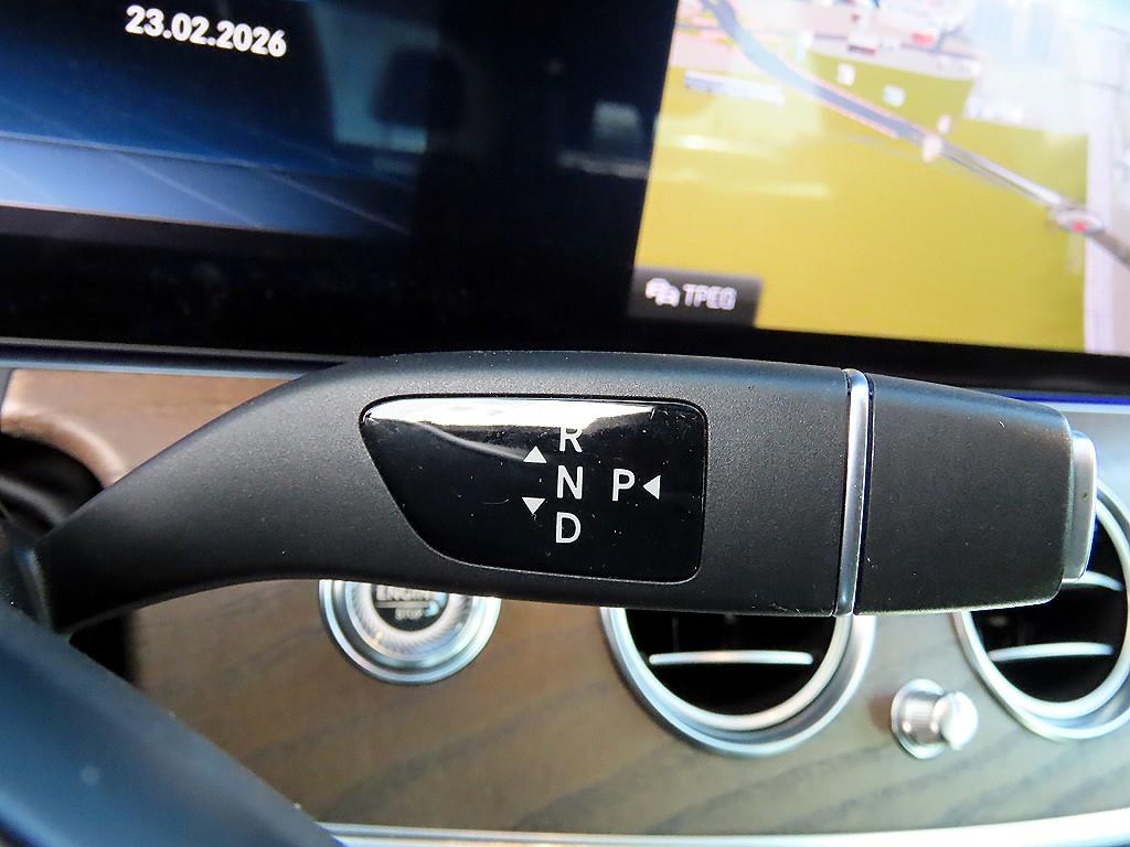 Mercedes Benz E class - Vista 11