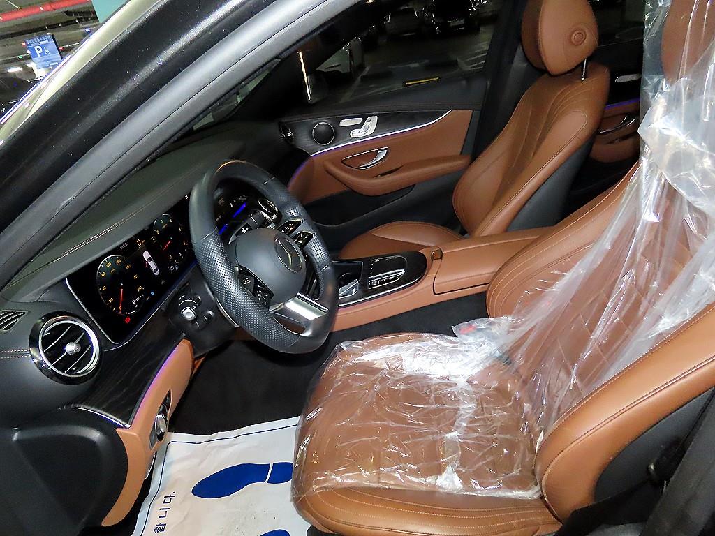 Mercedes Benz E class - Vista 6