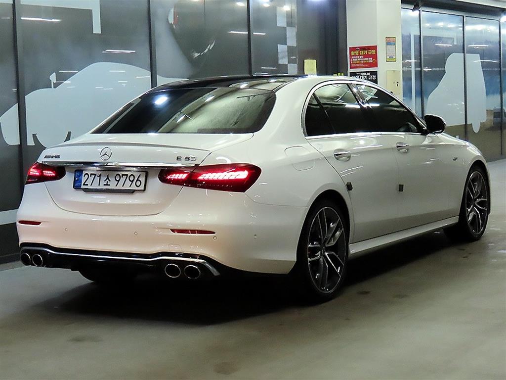 Mercedes Benz E class - Vista 4