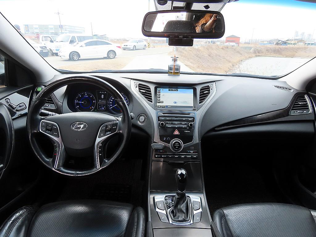 HYUNDAI Grandeur - Vista 9