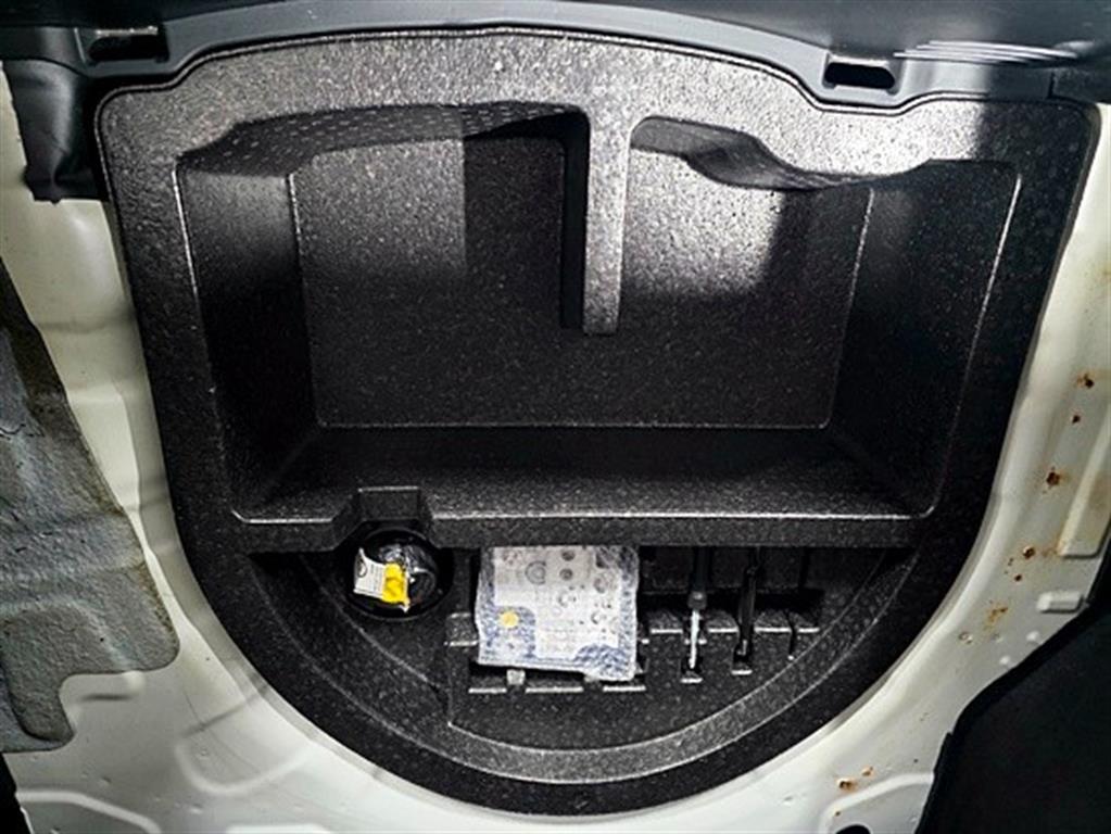 KIA K3 2016 Blanco - Importación desde Corea - HF Imports Iquique - Foto 17