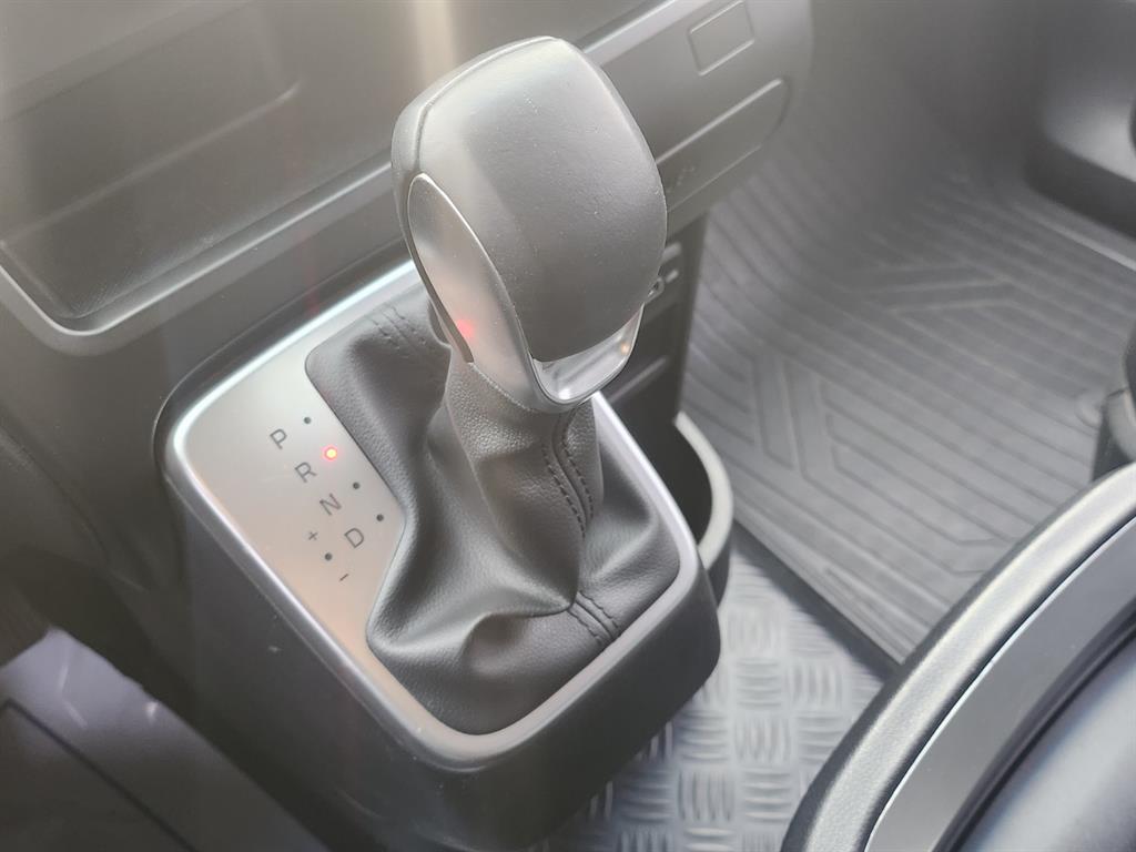 HYUNDAI Staria - Vista 11