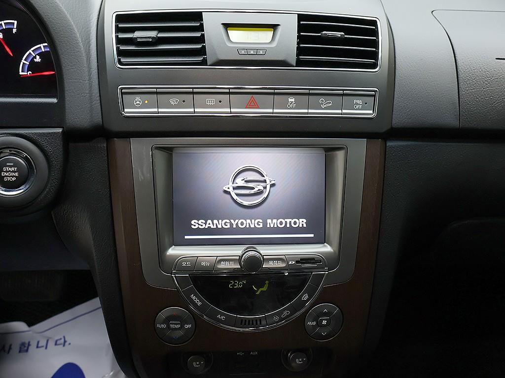 Ssangyong Rexton 2015 Negro - Importación desde Corea - HF Imports Iquique - Foto 9