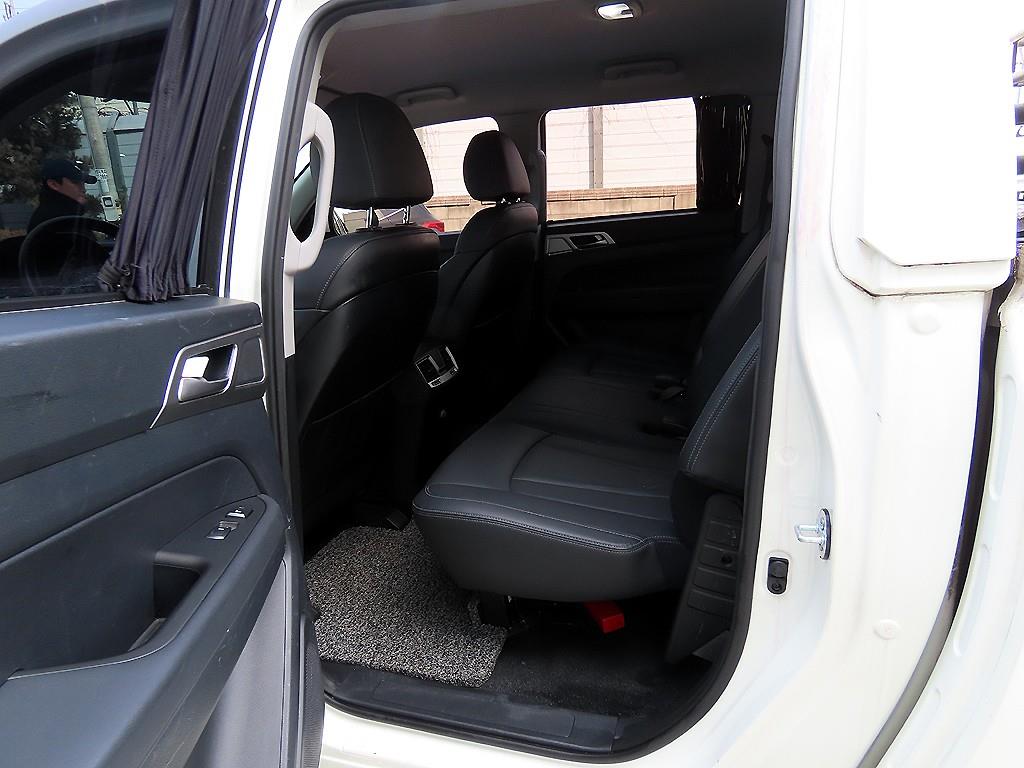 Ssangyong Rexton - Vista 6