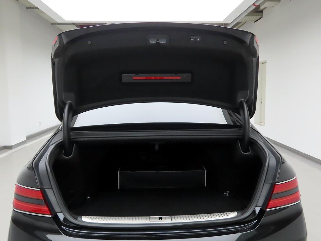 Genesis G90 - Vista 5