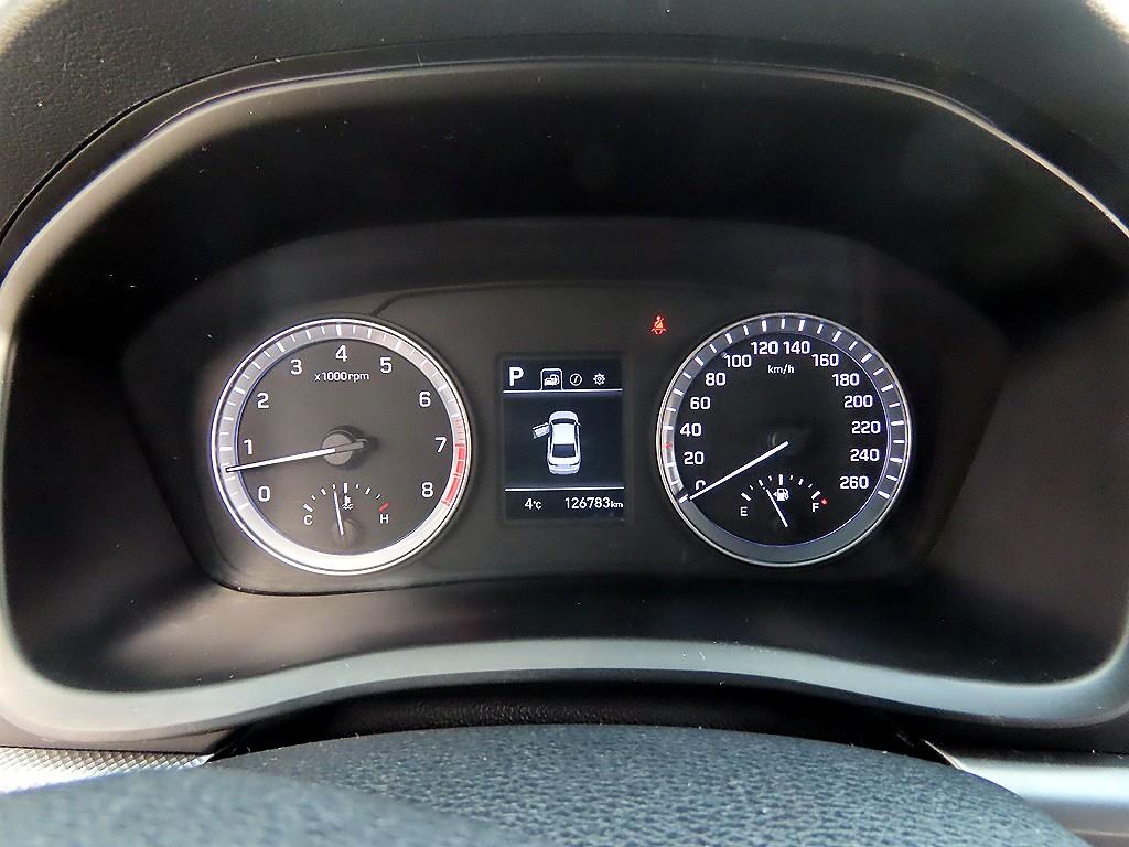 HYUNDAI Sonata - Vista 9