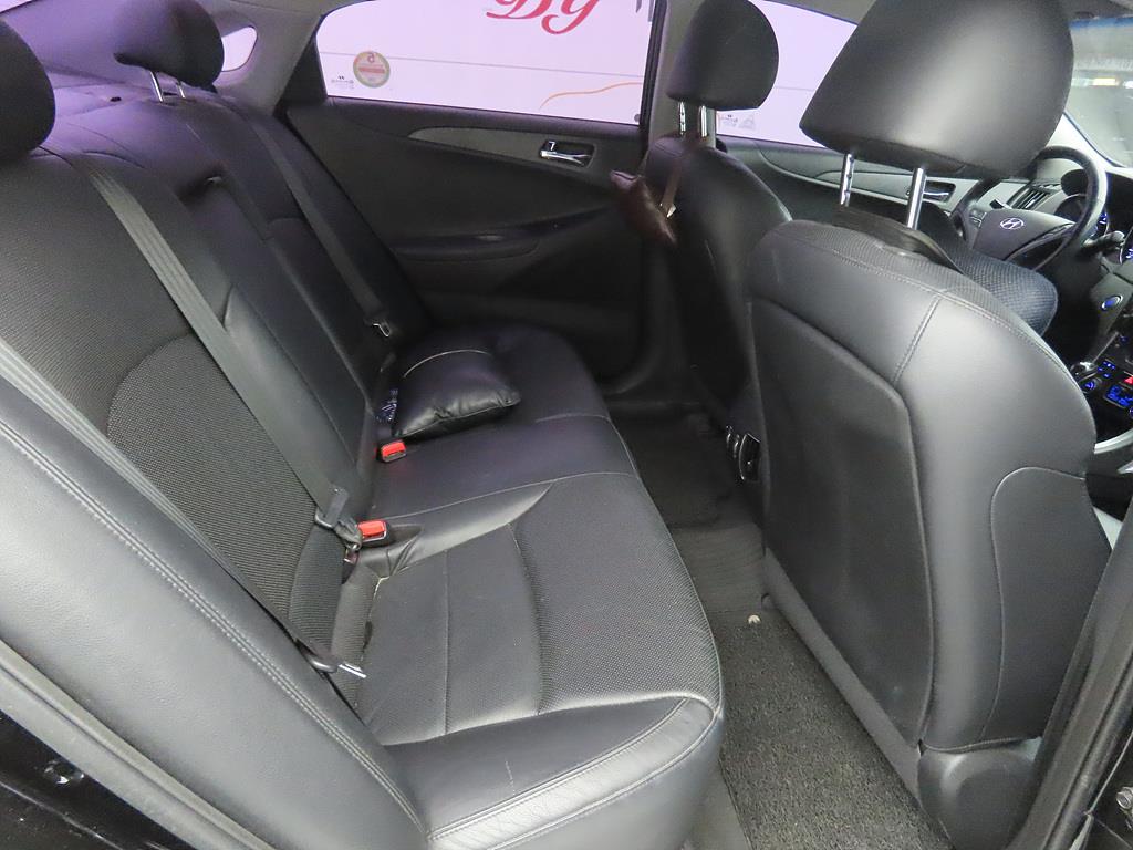 HYUNDAI Sonata - Vista 6