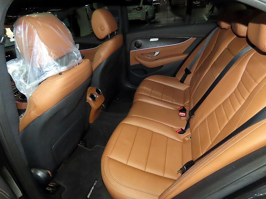 Mercedes Benz E class - Vista 7