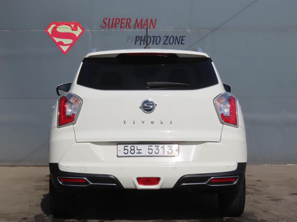 Ssangyong Tivoli - Vista 5